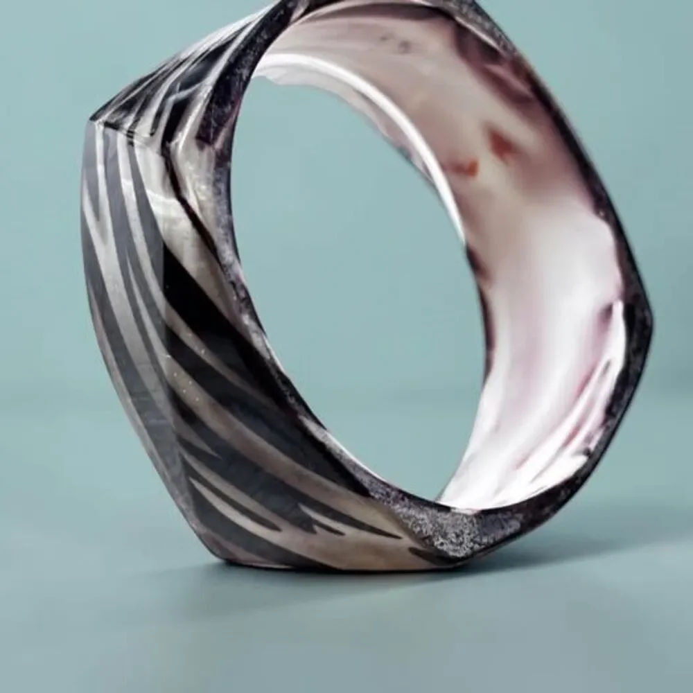 🎁🎁 Free shipping!! Chunky Black & White Marbled Geometric Statement Bangle